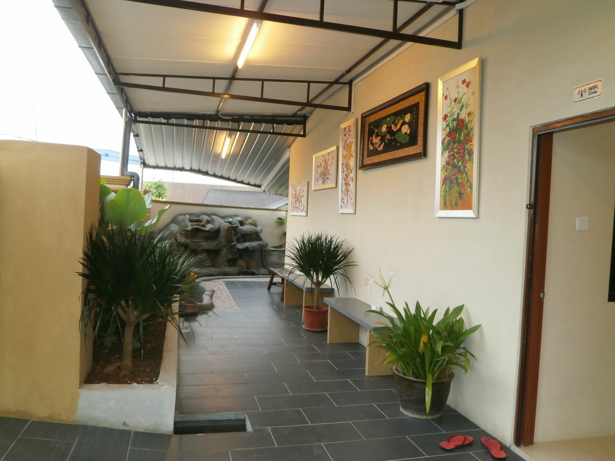 Check Inn ยะโฮร์บาห์รู ภายนอก รูปภาพ