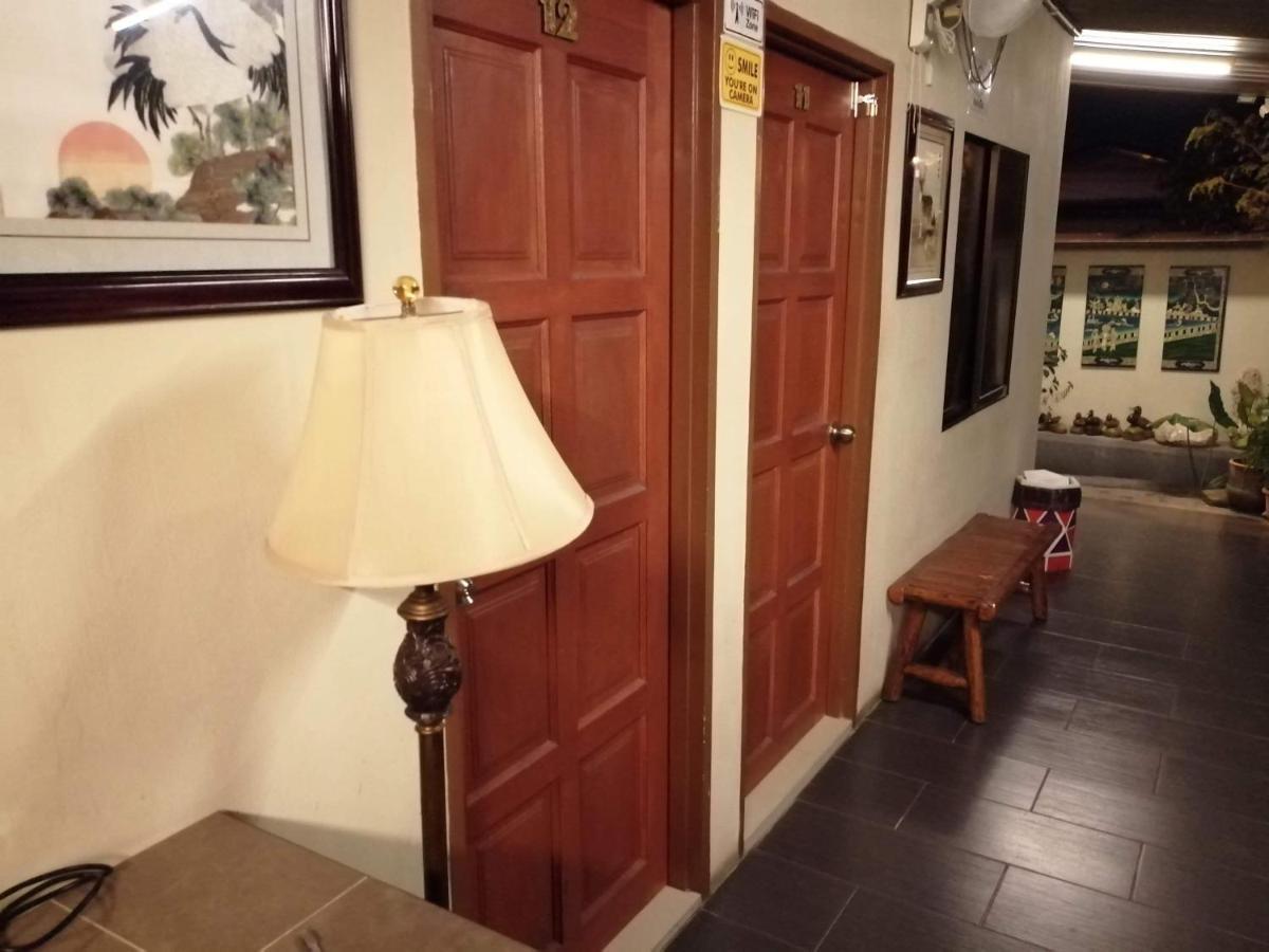 Check Inn ยะโฮร์บาห์รู ภายนอก รูปภาพ